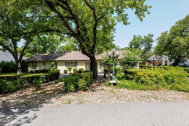 3908 Bandera Drive, De Cordova, TX 76049