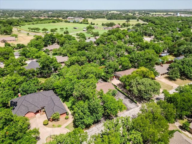 3908 Bandera Drive, De Cordova, TX 76049