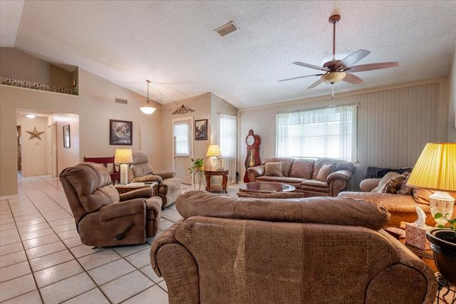 3908 Bandera Drive, De Cordova, TX 76049
