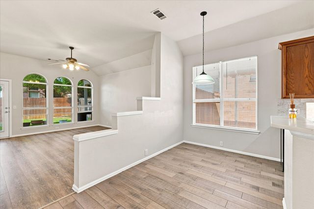 2812 THORNCREEK Lane, Fort Worth, TX 76177