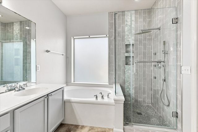 2812 THORNCREEK Lane, Fort Worth, TX 76177