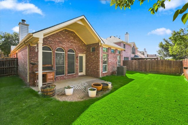 2812 THORNCREEK Lane, Fort Worth, TX 76177