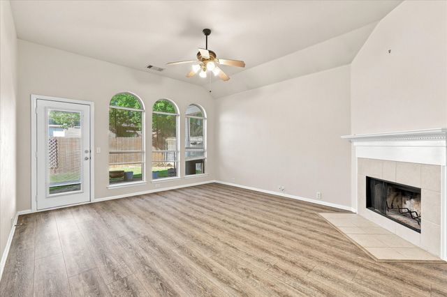 2812 THORNCREEK Lane, Fort Worth, TX 76177