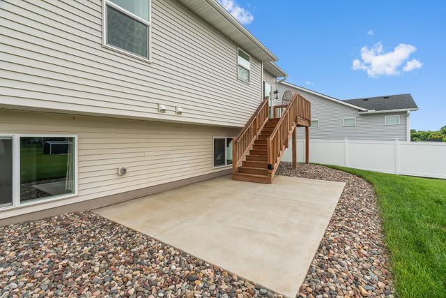 1581 Philipp Way, Shakopee, MN 55379
