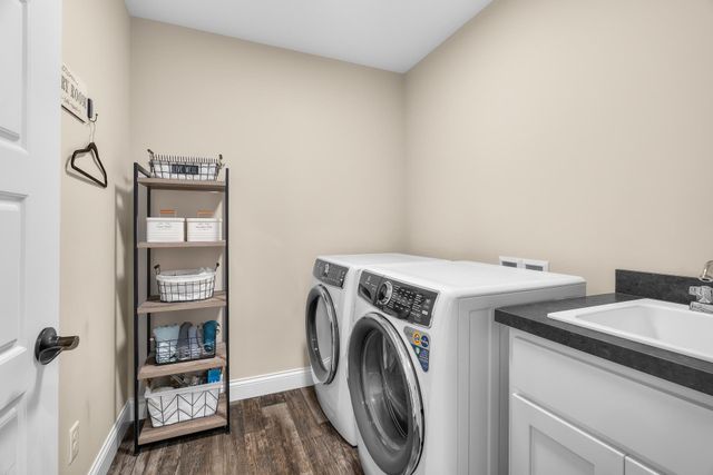 1581 Philipp Way, Shakopee, MN 55379