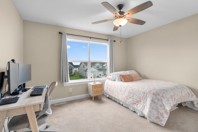 1581 Philipp Way, Shakopee, MN 55379