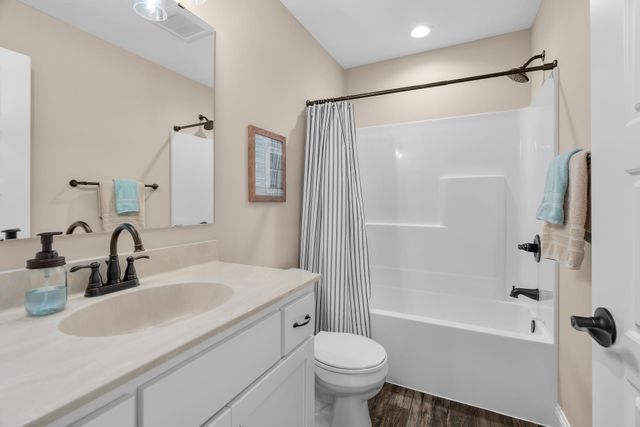 1581 Philipp Way, Shakopee, MN 55379