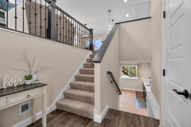 1581 Philipp Way, Shakopee, MN 55379