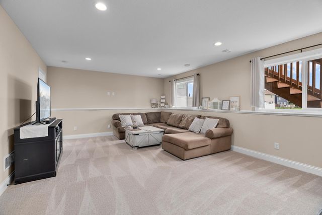 1581 Philipp Way, Shakopee, MN 55379