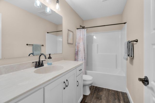 1581 Philipp Way, Shakopee, MN 55379