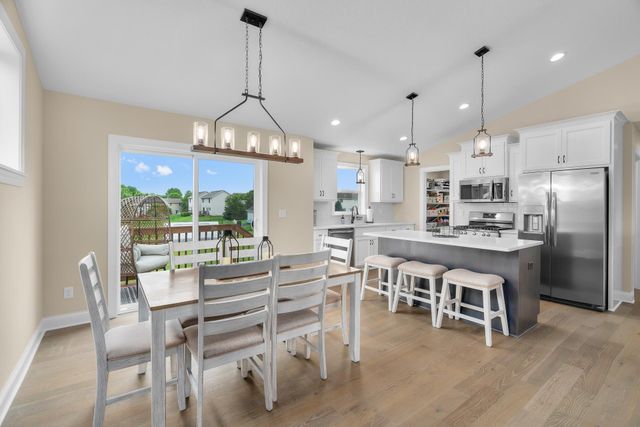 1581 Philipp Way, Shakopee, MN 55379