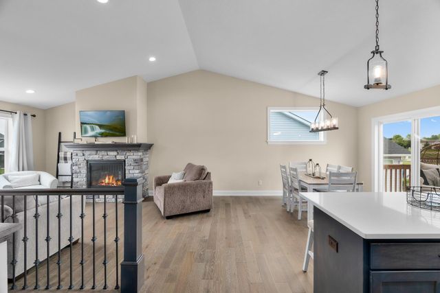 1581 Philipp Way, Shakopee, MN 55379