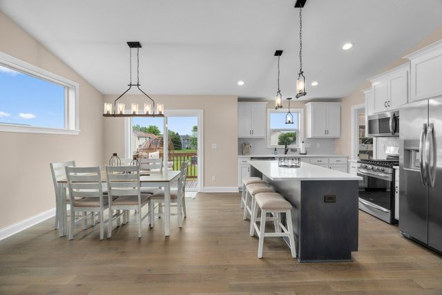 1581 Philipp Way, Shakopee, MN 55379