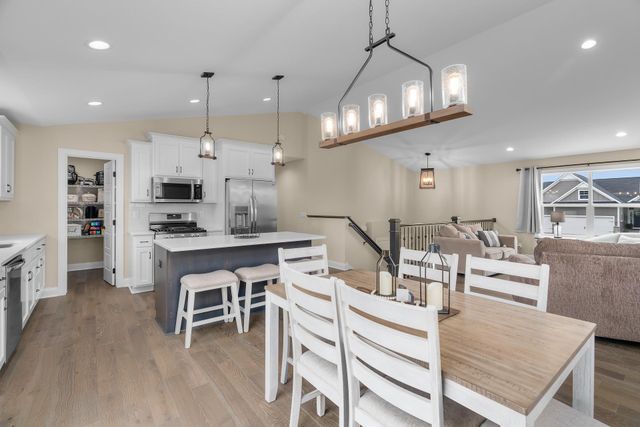 1581 Philipp Way, Shakopee, MN 55379