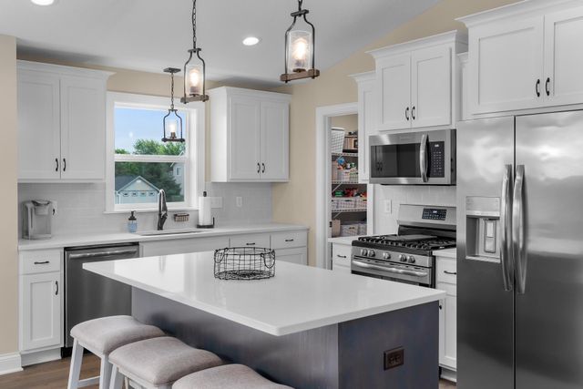 1581 Philipp Way, Shakopee, MN 55379