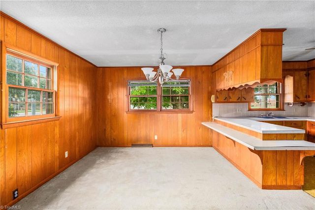 1454 Union Cross Road, Kernersville, NC 27284