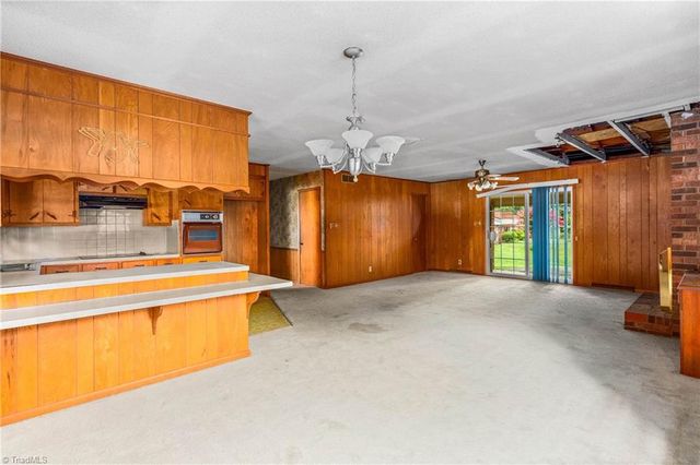 1454 Union Cross Road, Kernersville, NC 27284