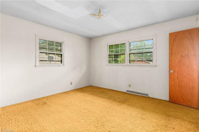 1454 Union Cross Road, Kernersville, NC 27284