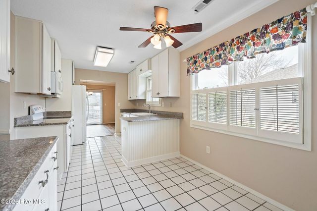 117 Widgeon Circle, Hampstead, NC 28443