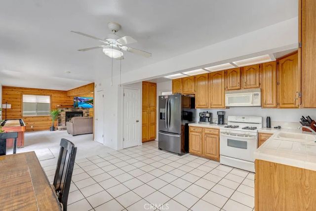 318 Old Toll Road, Lake Arrowhead, CA 92352