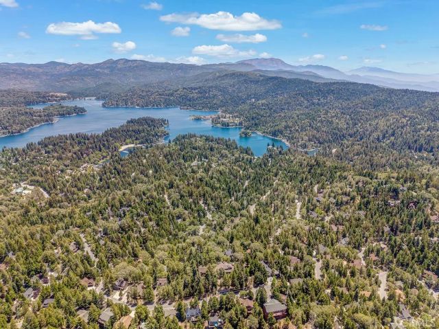 318 Old Toll Road, Lake Arrowhead, CA 92352