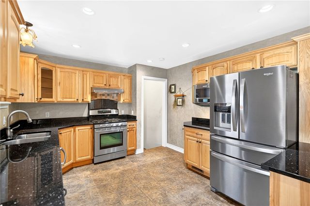 1238 Georges Station Rd, Hempfield Twp, PA 15601