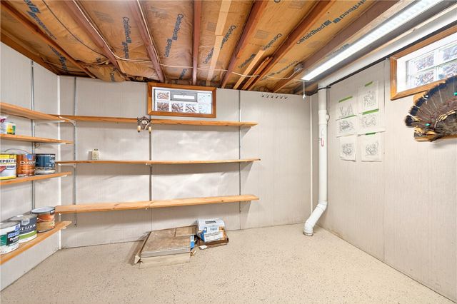 1238 Georges Station Rd, Hempfield Twp, PA 15601