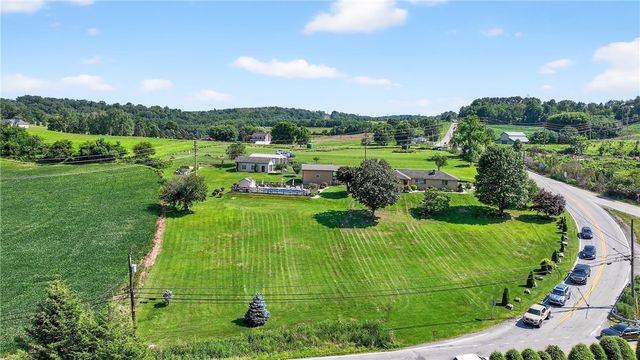 1238 Georges Station Rd, Hempfield Twp, PA 15601