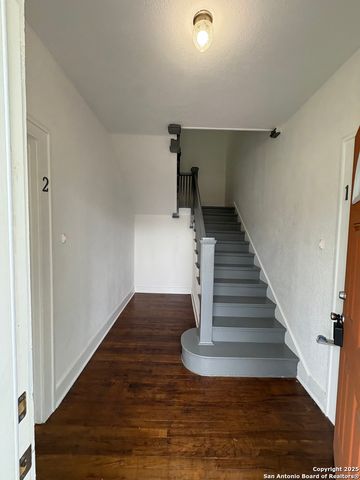 805 W Summit Ave Apt 4, San Antonio, TX 78212