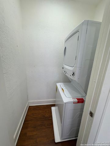 805 W Summit Ave Apt 4, San Antonio, TX 78212