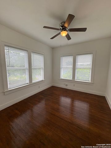 805 W Summit Ave Apt 4, San Antonio, TX 78212