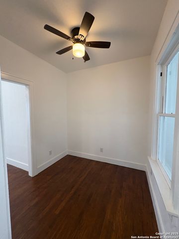 805 W Summit Ave Apt 4, San Antonio, TX 78212