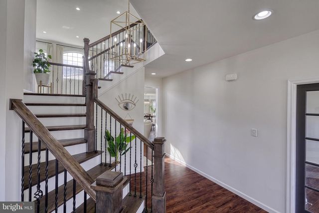 2805 ALPERTON DR, York, PA 17402
