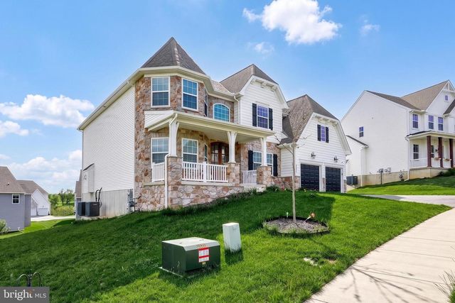 2805 ALPERTON DR, York, PA 17402