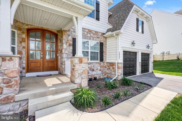 2805 ALPERTON DR, York, PA 17402
