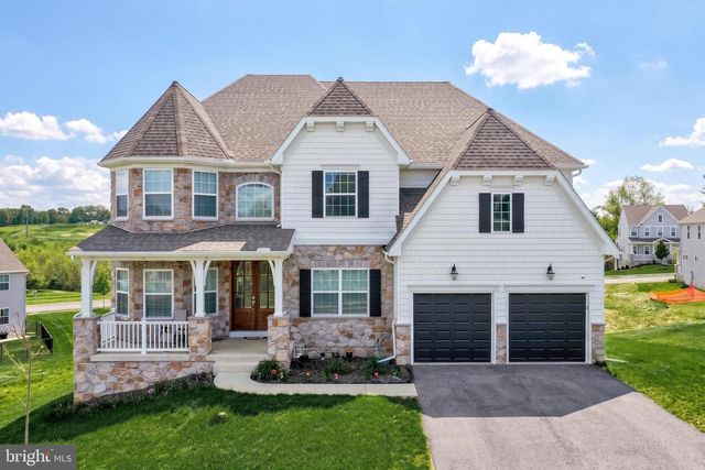 2805 ALPERTON DR, York, PA 17402