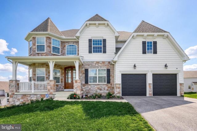2805 ALPERTON DR, York, PA 17402
