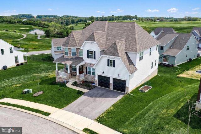 2805 ALPERTON DR, York, PA 17402
