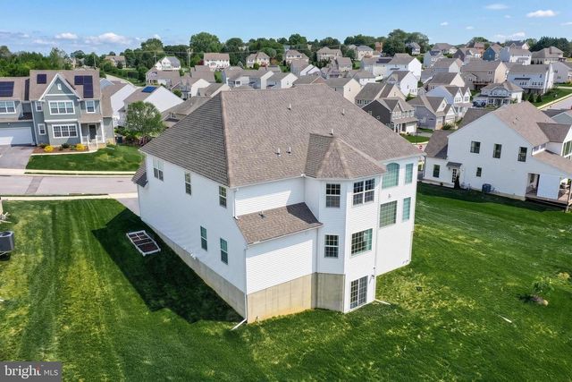 2805 ALPERTON DR, York, PA 17402