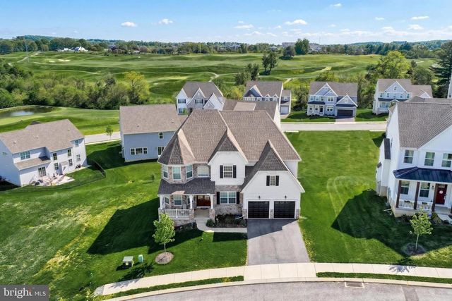 2805 ALPERTON DR, York, PA 17402