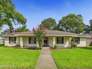 128 Pigeon Loop, Lafayette, LA 70508