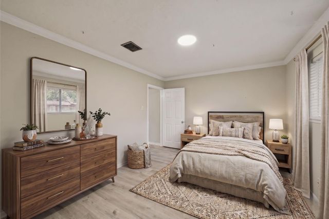 5007 W Plum Street, Pearland, TX 77581