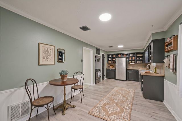 5007 W Plum Street, Pearland, TX 77581