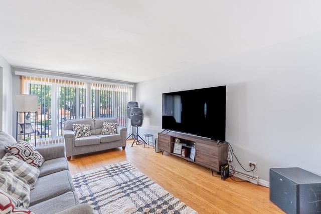 6031 S Normandy Avenue, Chicago, IL 60638