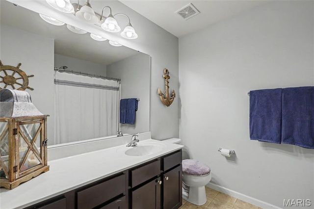 1001 Harmony Lake Parkway, St Peters, MO 63376