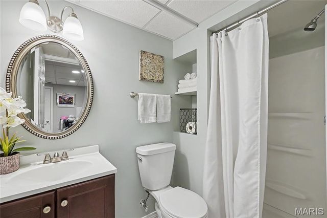 1001 Harmony Lake Parkway, St Peters, MO 63376