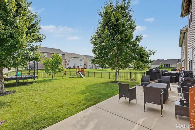 1001 Harmony Lake Parkway, St Peters, MO 63376