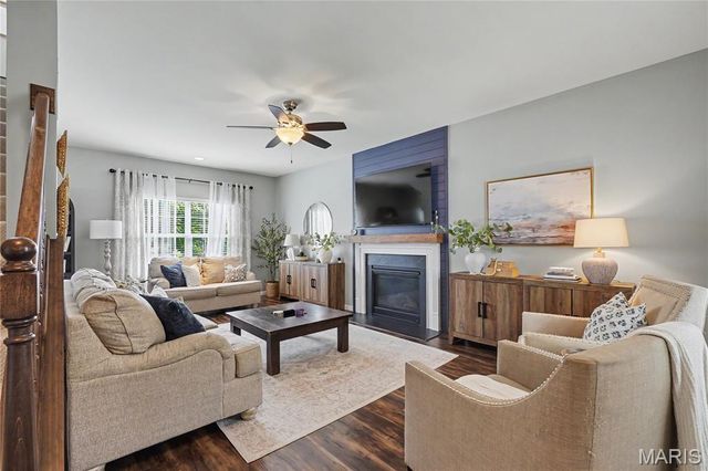 1001 Harmony Lake Parkway, St Peters, MO 63376