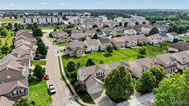 1001 Harmony Lake Parkway, St Peters, MO 63376