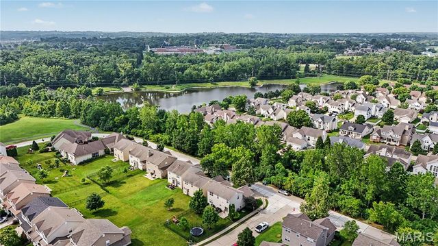1001 Harmony Lake Parkway, St Peters, MO 63376